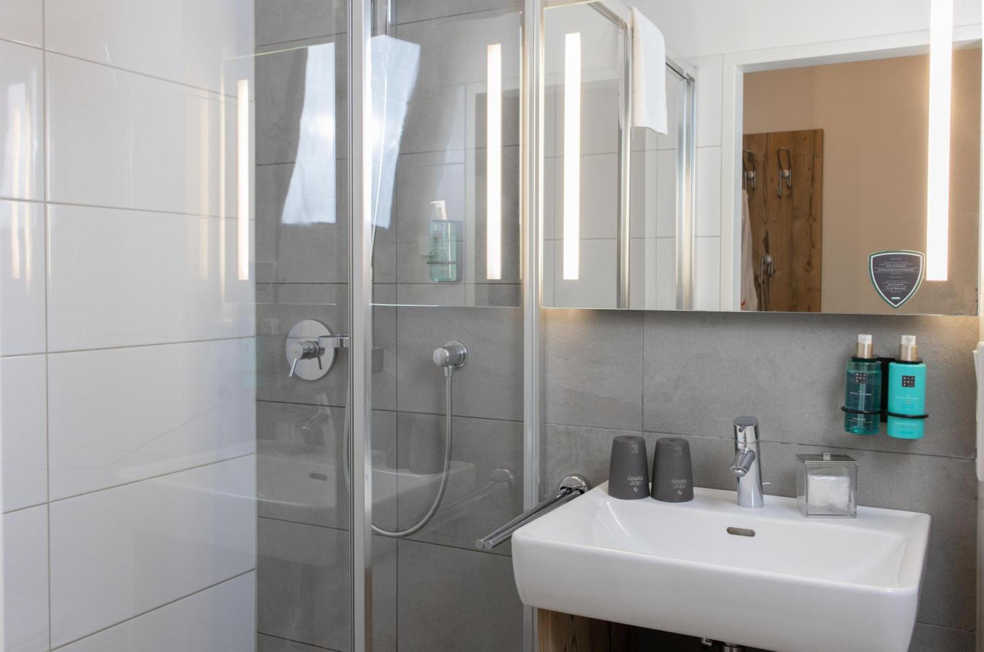 & Golf Zell Am By Alpin - Incl Summercard Appartement *